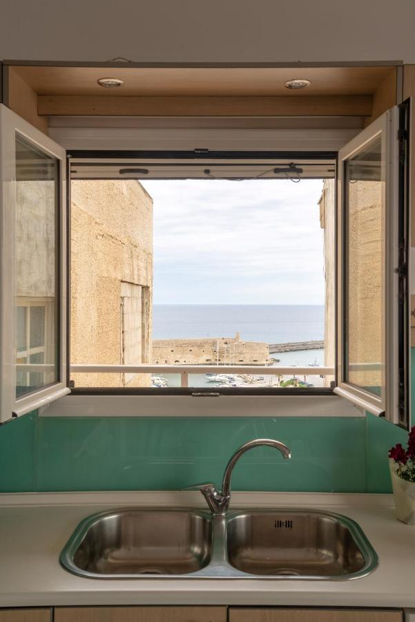 Penthouse Apartment In Downtown With Seaview イラクリオン エクステリア 写真